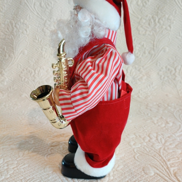 Animated Musical Santa Claus Motion Activated Battery Operated Christmas Decor - Picture 4 of 8